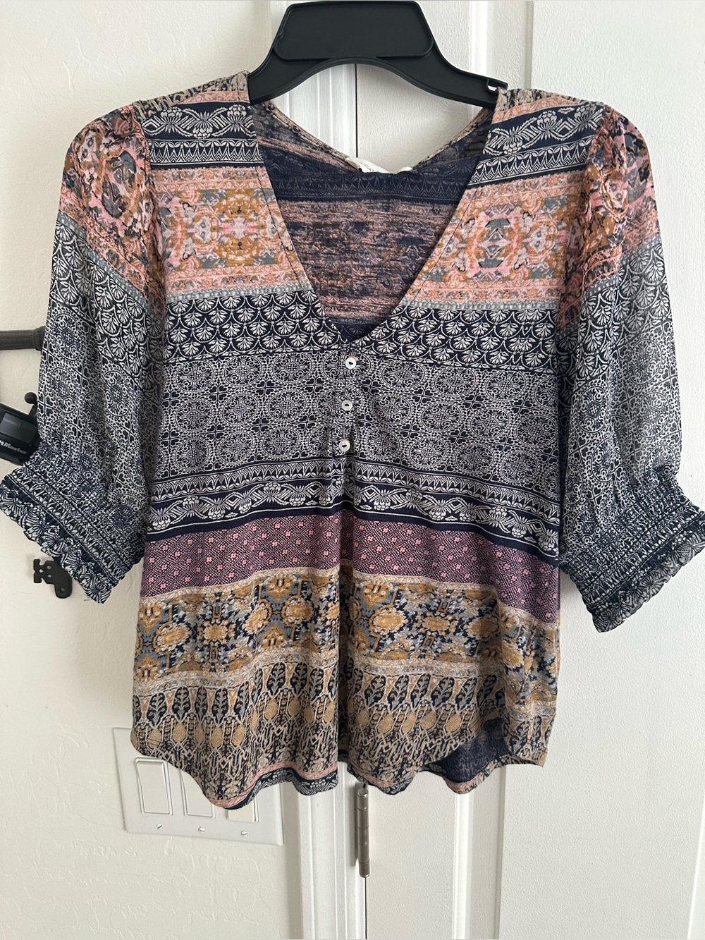 Lucky Brand ladies Boho style short sleeved blouse size Small